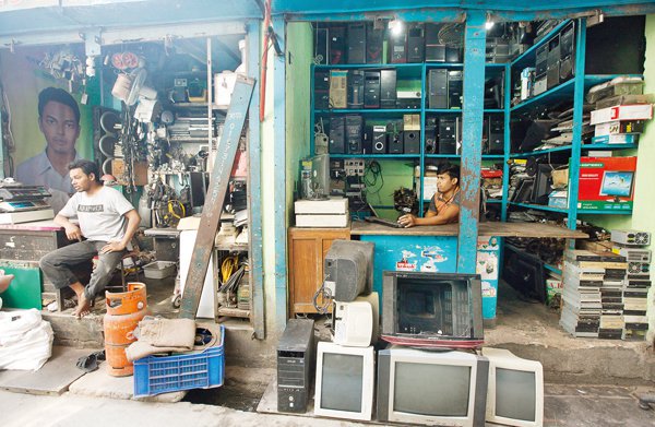 Annual e-waste generation stands at 400,000 tons